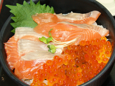 極み鮭いくら丼