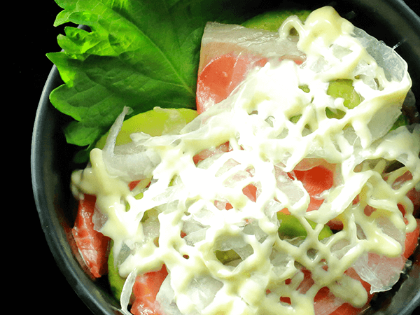 極み鮭アボカド丼